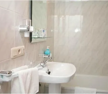 利雅托克萨酒店 2*